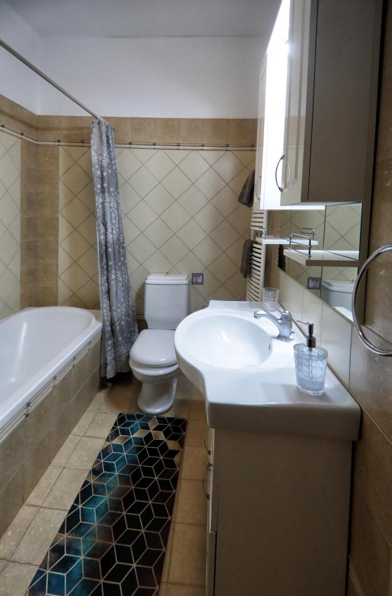 Swan Lake Front Apartment Kastoria Exterior photo
